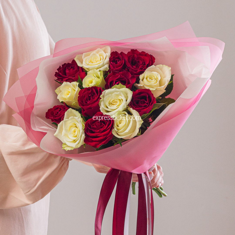 До мурашек 15 роз