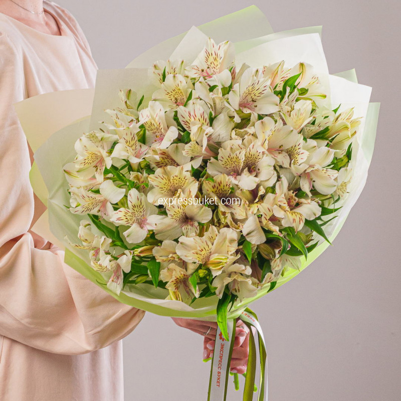 Букет из 11 альстромерий