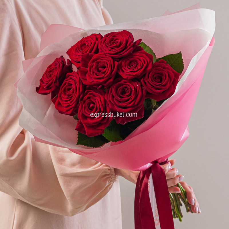 Букет из 9 роз Ред Наоми